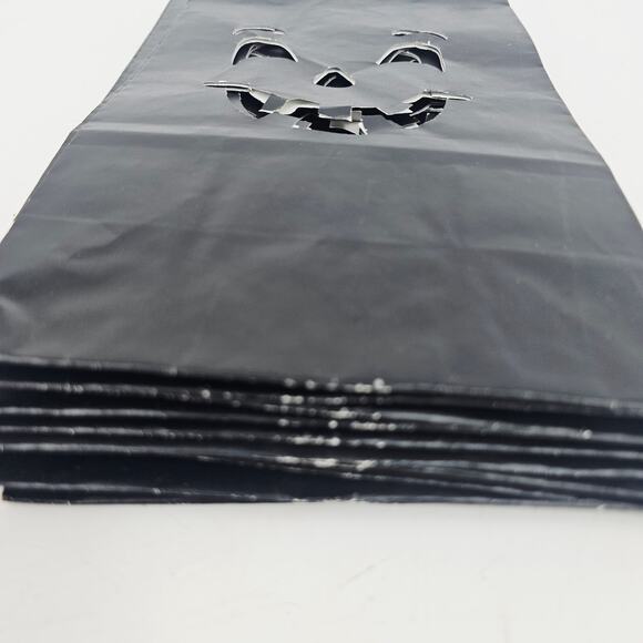 Vintage Halloween Bags Orange Black Jack-O-Lantern Die Cut Candle Bags Lot of 30 - Picture 8 of 10